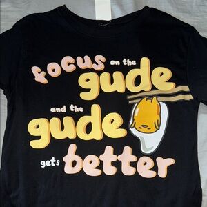 Black ‘Gudetama’ women’s crop top